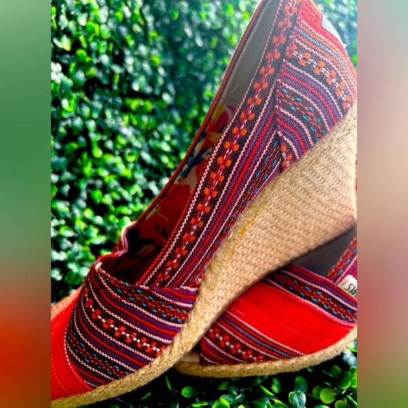 Tom’s Espadrilles Wedge - Picture 2 of 3